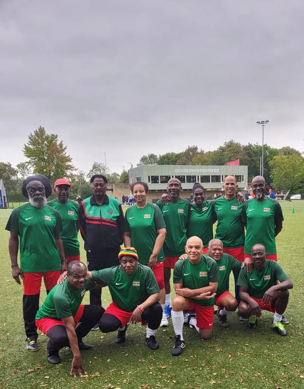 Geins is, senioren aan de bal